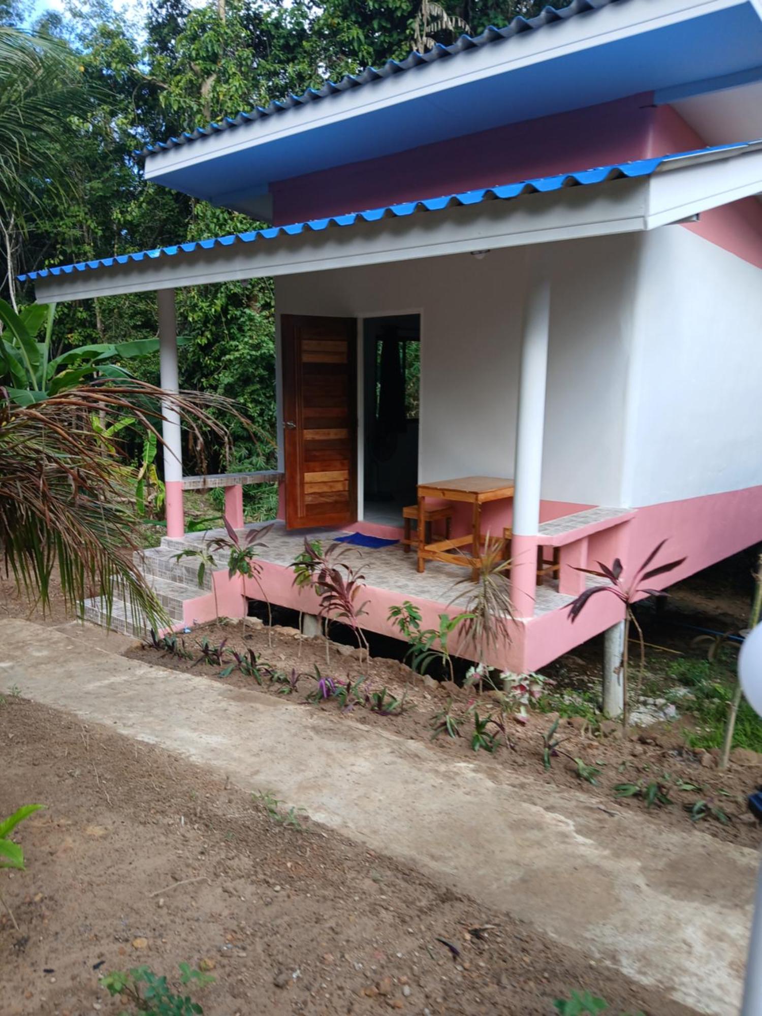 Hotel Pineapple Gardens Ko Kut Exteriér fotografie
